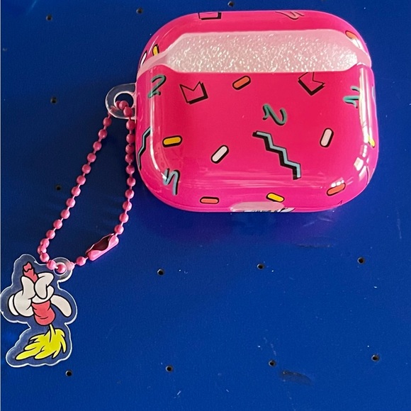 Bugs  Bunny AirPod case & keychain - Picture 2 of 2